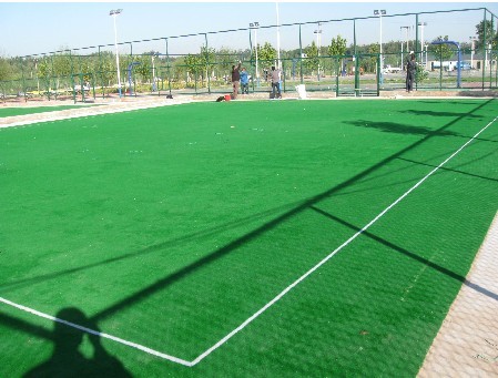 人造草坪足球場(chǎng)