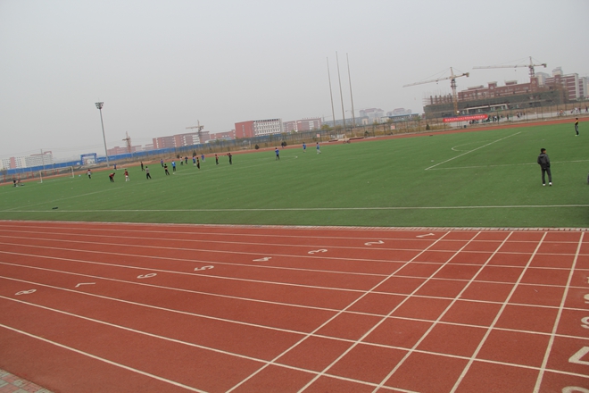 北京交通大學(xué)黃驊分校4*4<a href=http://www.rkkor.cn target=_blank class=infotextkey>塑膠跑道</a>工程實(shí)例