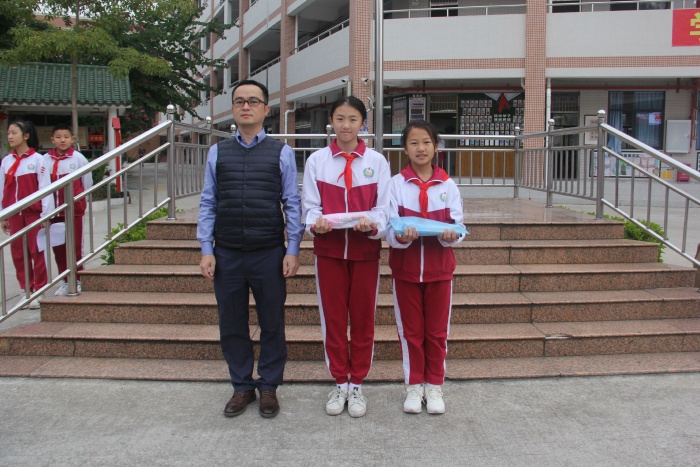 開發(fā)區(qū)第一小學(xué)：公益捐贈，情暖校園