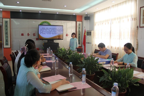 加強(qiáng)少先隊(duì)課題研究，助推輔導(dǎo)員科研成長