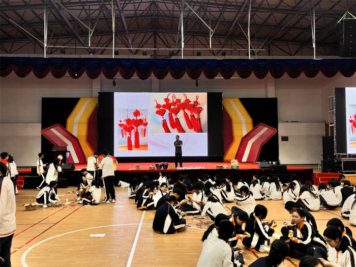 非遺繩結(jié) 巧手編織七彩未來(lái)