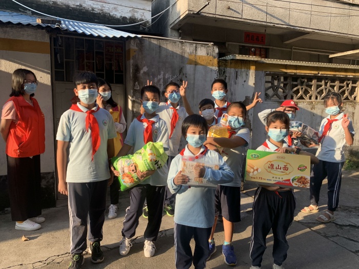 大涌南文小學(xué)舉行“我們的節(jié)日——重陽節(jié)”系列活動