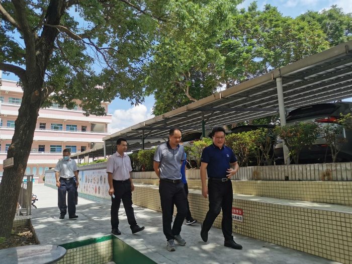 沙溪鎮(zhèn)鎮(zhèn)領(lǐng)導(dǎo)教師節(jié)前夕蒞臨康樂(lè)小學(xué)慰問(wèn)一線教師