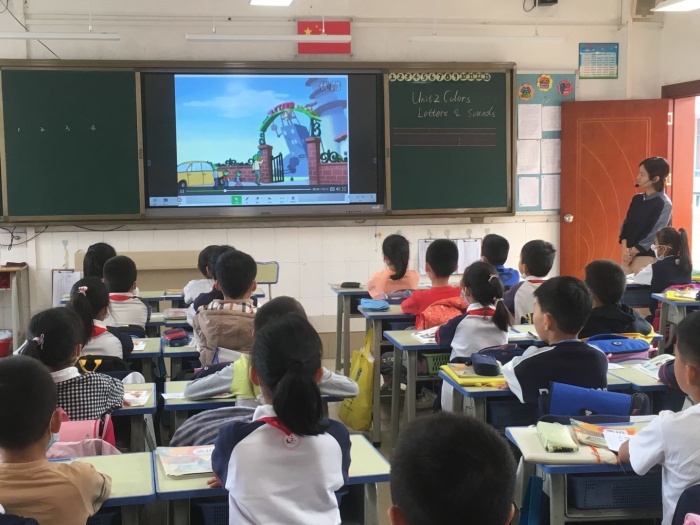 百舸爭(zhēng)流，競(jìng)展風(fēng)采