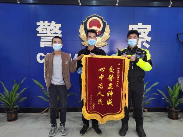 “斷指”群眾緊急求助，大涌鐵騎開道火速送醫(yī)