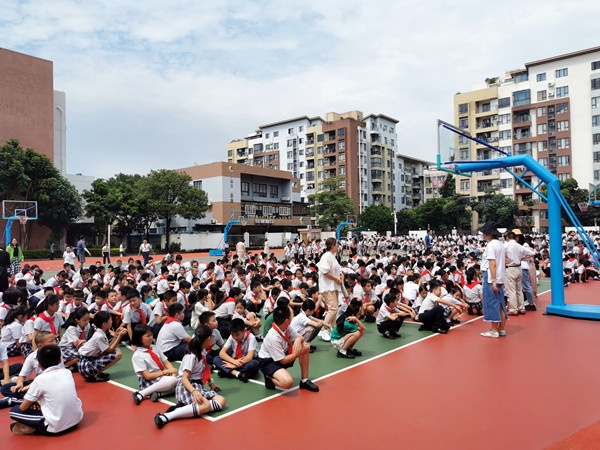 消防疏散常演練，安全意識記心間