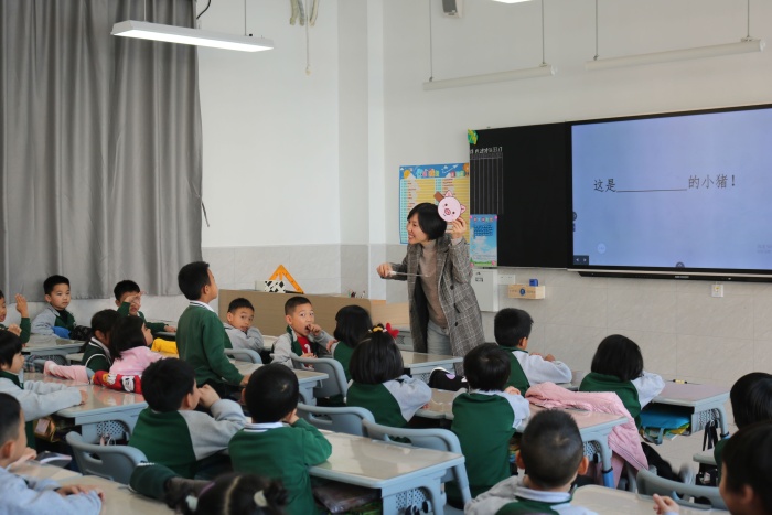 中山市香山小學承辦東區(qū)街道四校聯(lián)盟 “課外閱讀教學研討”活動