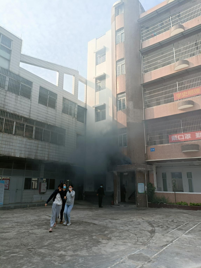 中山開放大學(xué)開展消防演練筑牢校園“防火墻”