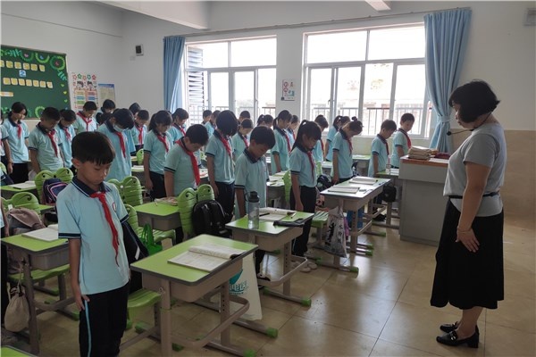 永遠(yuǎn)銘記歷史，吾輩當(dāng)自強(qiáng)