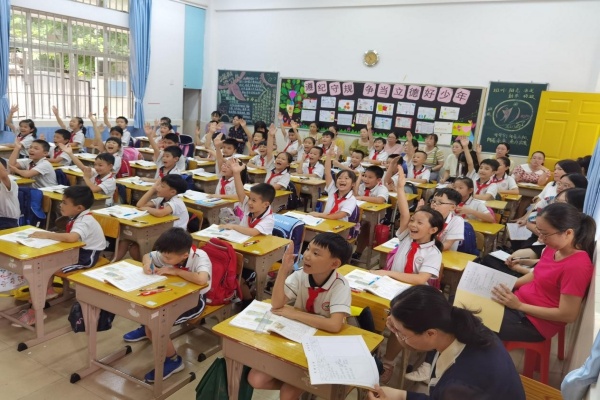 石岐西廠小學(xué)：新教師匯報課