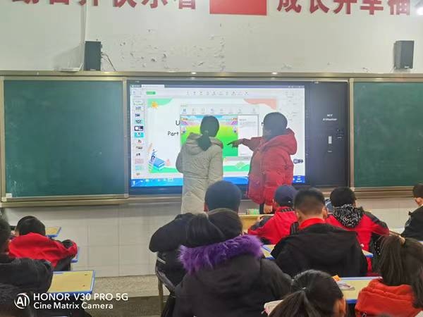 提升信息技術(shù)，提高課堂效率