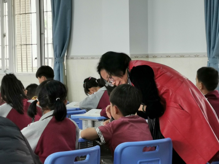 因勢(shì)利導(dǎo)，順學(xué)而教