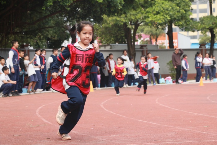 拼搏向上 展無(wú)限風(fēng)采
