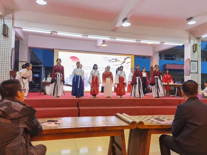 誦優(yōu)秀傳統(tǒng)之經(jīng)典，承民族文化之魂魄