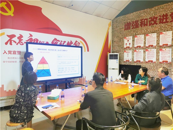 學(xué)創(chuàng)崗經(jīng)驗 展巾幗風采