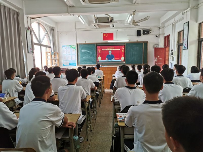 沙溪理工舉行中秋國(guó)慶假前紀(jì)律安全法制教育大會(huì)