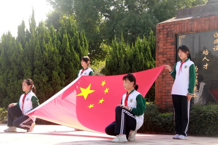 跟隨偉人足跡，繼承中山精神