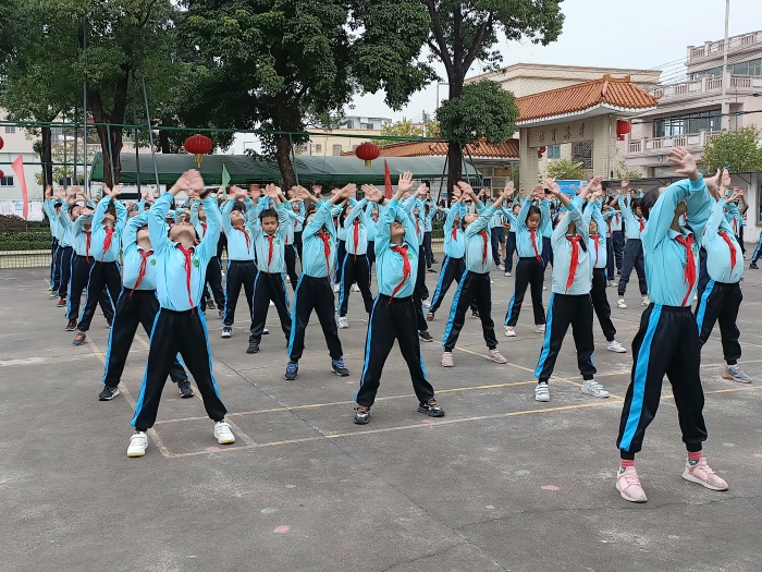 推動(dòng)體育鍛煉，增強(qiáng)身體素質(zhì)