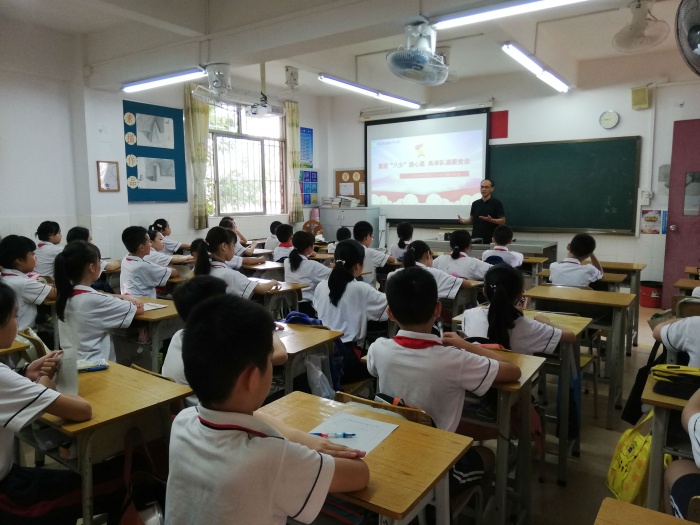 喜迎“八少”提心愿，高舉隊(duì)旗跟黨走