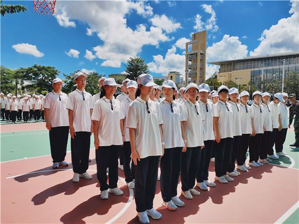 中山一中2021級(jí)（高一）軍訓(xùn)圓滿(mǎn)結(jié)束：不負(fù)時(shí)代 強(qiáng)國(guó)有我