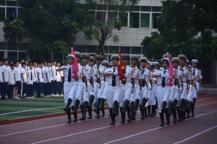 增強(qiáng)愛國(guó)情感，擔(dān)當(dāng)振興祖國(guó)責(zé)任