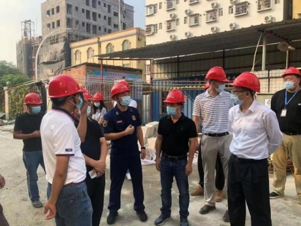 南頭鎮(zhèn)黨政主要領(lǐng)導(dǎo)帶隊(duì)開展國(guó)慶節(jié)前消防安全檢查