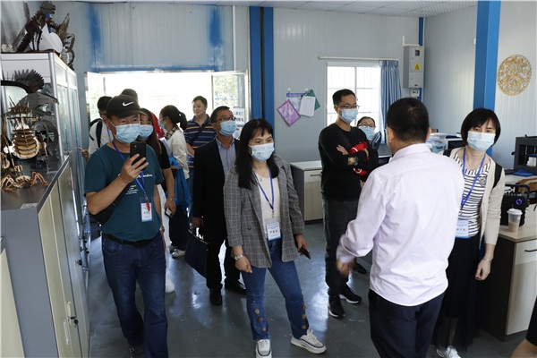 清遠(yuǎn)市中職學(xué)校專業(yè)建設(shè)與教育管理能力提升培訓(xùn)班（國培）到中山一職參觀交流