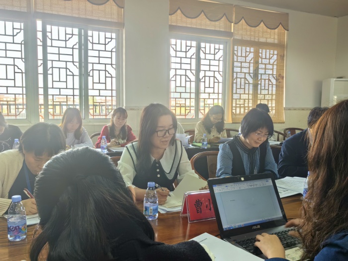 聚焦常態(tài)課，落實(shí)新課標(biāo)