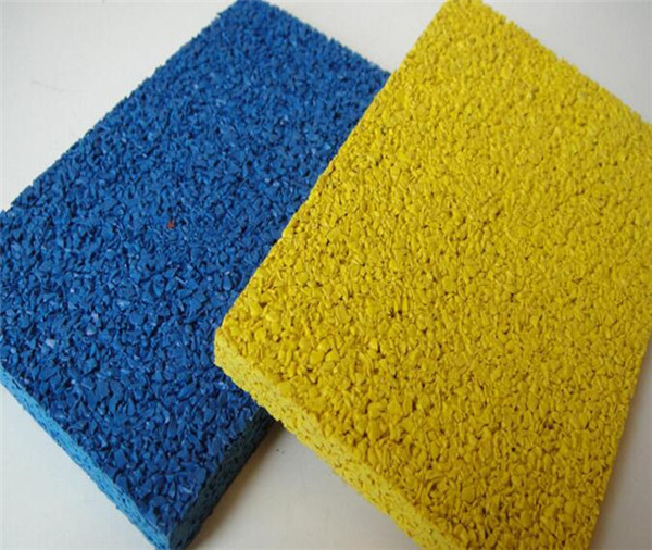 EPDM現(xiàn)澆<a href=http://www.rkkor.cn target=_blank class=infotextkey>塑膠跑道</a>