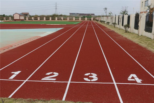復(fù)合型PU<a href=http://www.rkkor.cn target=_blank class=infotextkey>塑膠跑道</a>