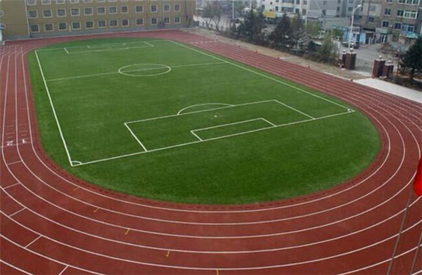 環(huán)保透氣型<a href=http://www.rkkor.cn target=_blank class=infotextkey>塑膠跑道</a>