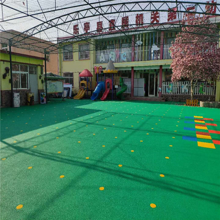 義發(fā) 操場(chǎng)<a href=http://www.rkkor.cn target=_blank class=infotextkey>塑膠跑道</a> <a href=http://www.rkkor.cn target=_blank class=infotextkey>塑膠跑道</a>鋪設(shè) <a href=http://www.rkkor.cn target=_blank class=infotextkey>塑膠跑道</a>