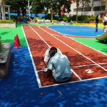 利達(dá)環(huán)保塑膠跑道、塑膠跑道材料廠家、標(biāo)準(zhǔn)13毫米塑膠跑道 塑膠跑道專用底料膠水 13毫米環(huán)保水性TPU改性塑膠跑道材料