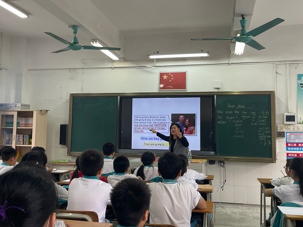 英語課堂展風(fēng)姿，專業(yè)引領(lǐng)促成長