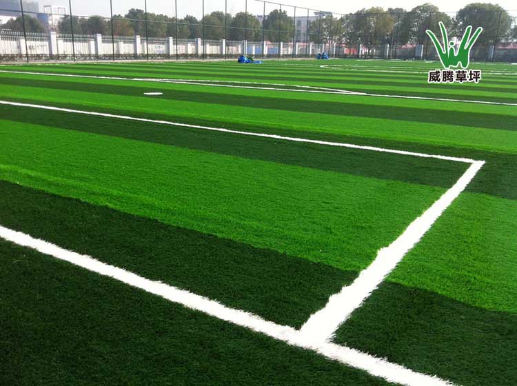 足球場人造草坪施工圖-南京祿口機場
