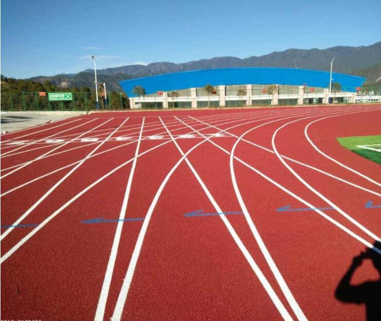 籃球場(chǎng)用<a href=http://www.rkkor.cn target=_blank class=infotextkey>塑膠跑道</a>，與時(shí)俱進(jìn)