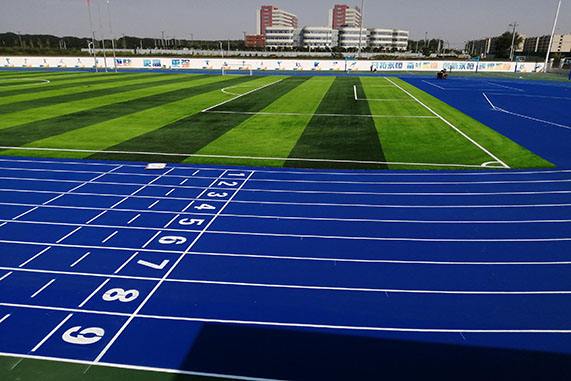 藍(lán)色<a href=http://www.rkkor.cn target=_blank class=infotextkey>塑膠跑道</a>