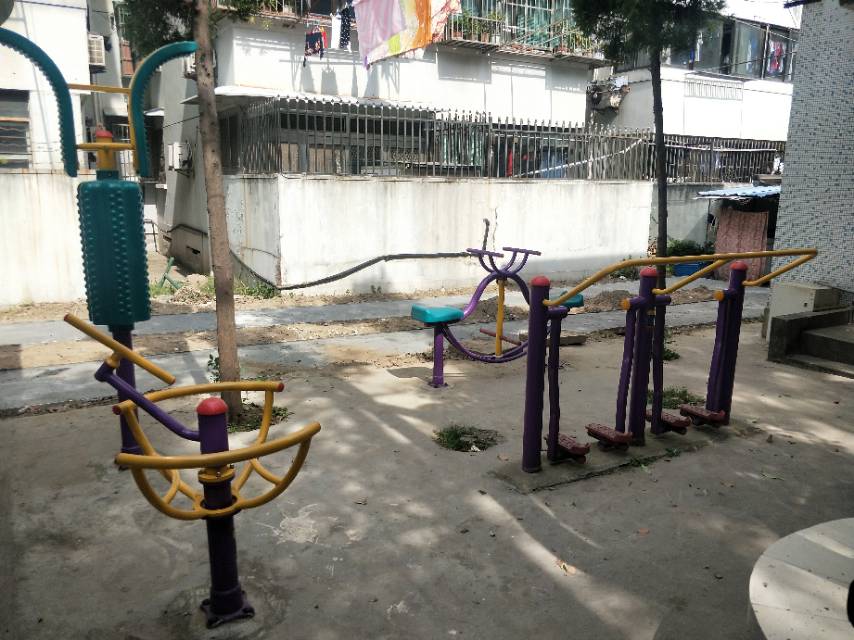 國(guó)權(quán)北居委健身點(diǎn)G