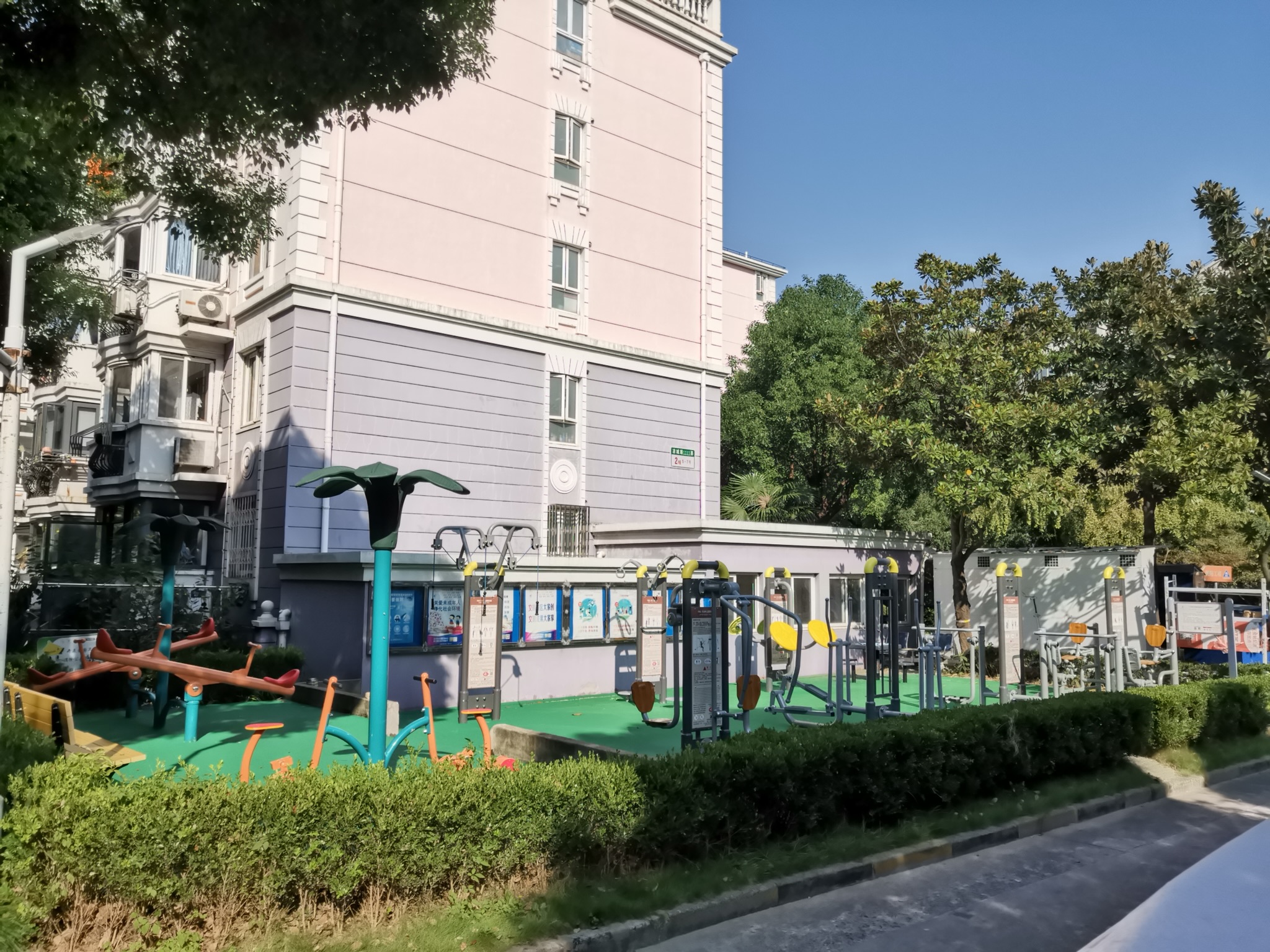 鎮(zhèn)西居委市民益智健身苑點(diǎn)