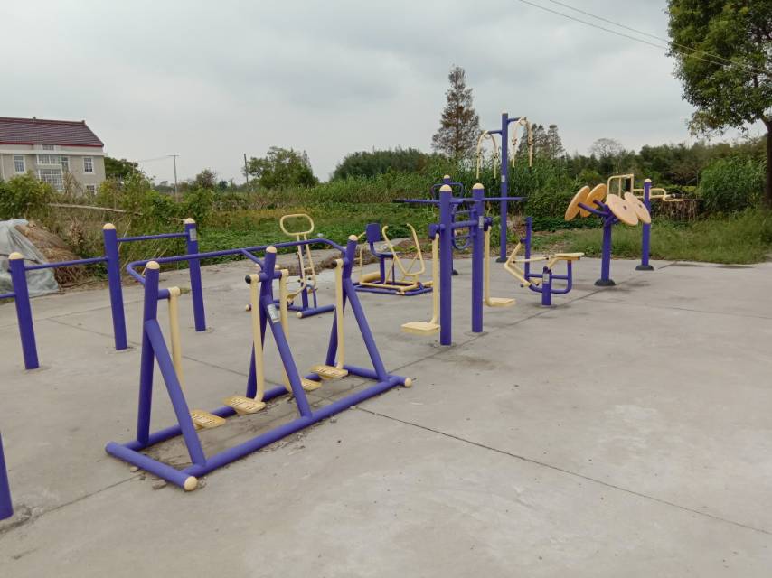 堡鎮(zhèn)營(yíng)房村4隊(duì)倉(cāng)庫(kù)健身點(diǎn)