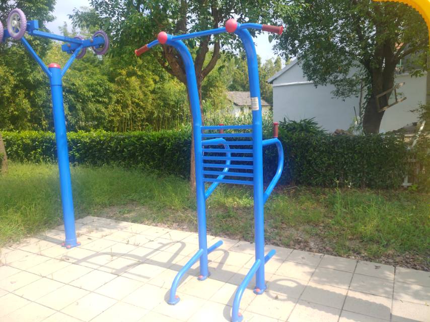 多功能訓(xùn)練器