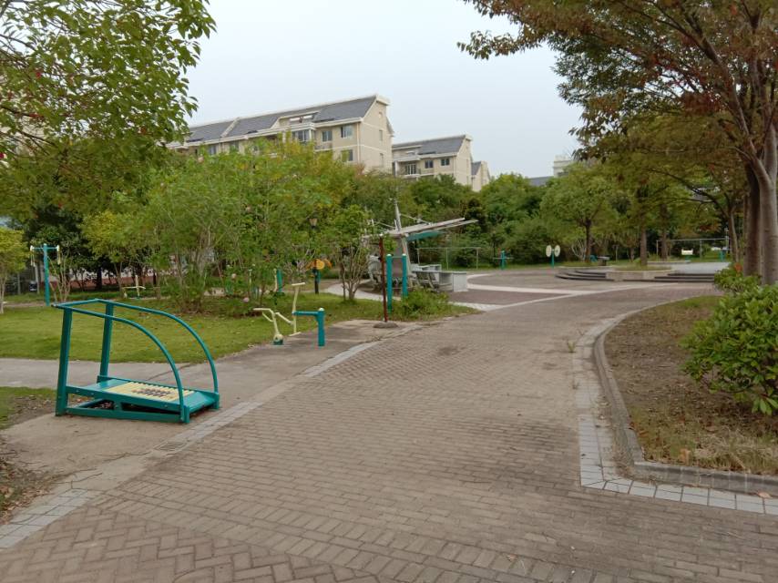 陳家鎮(zhèn)安振路88弄健身路徑