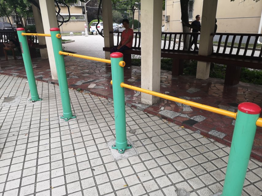 多聯(lián)壓腿架