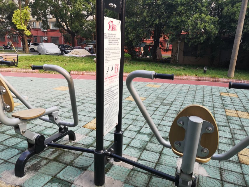 自重式平推訓(xùn)練器