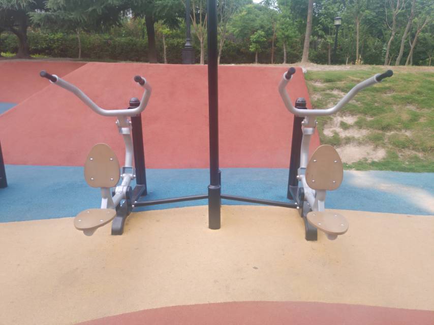 自重式高拉訓(xùn)練器