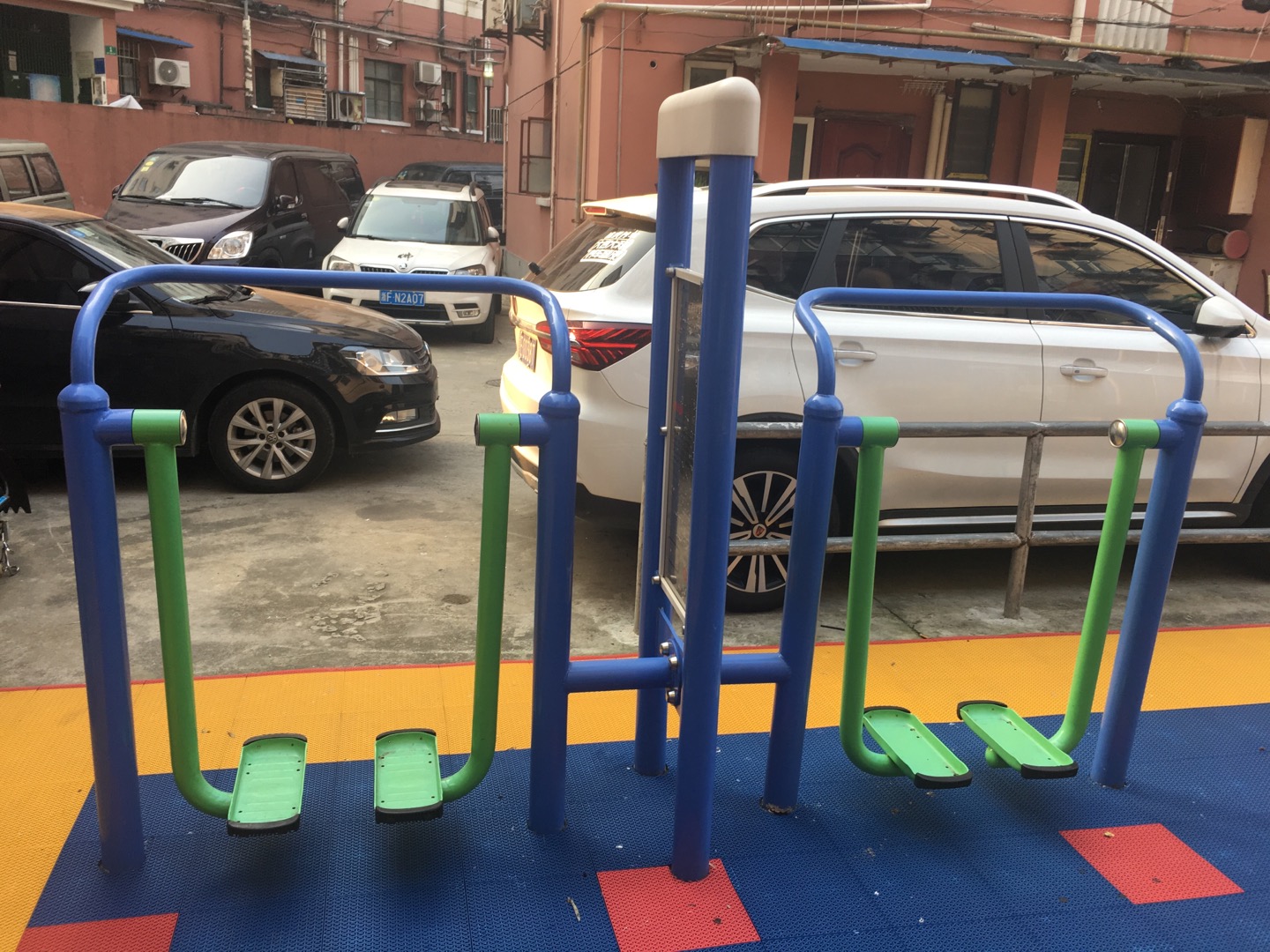 雙立柱太空漫步器