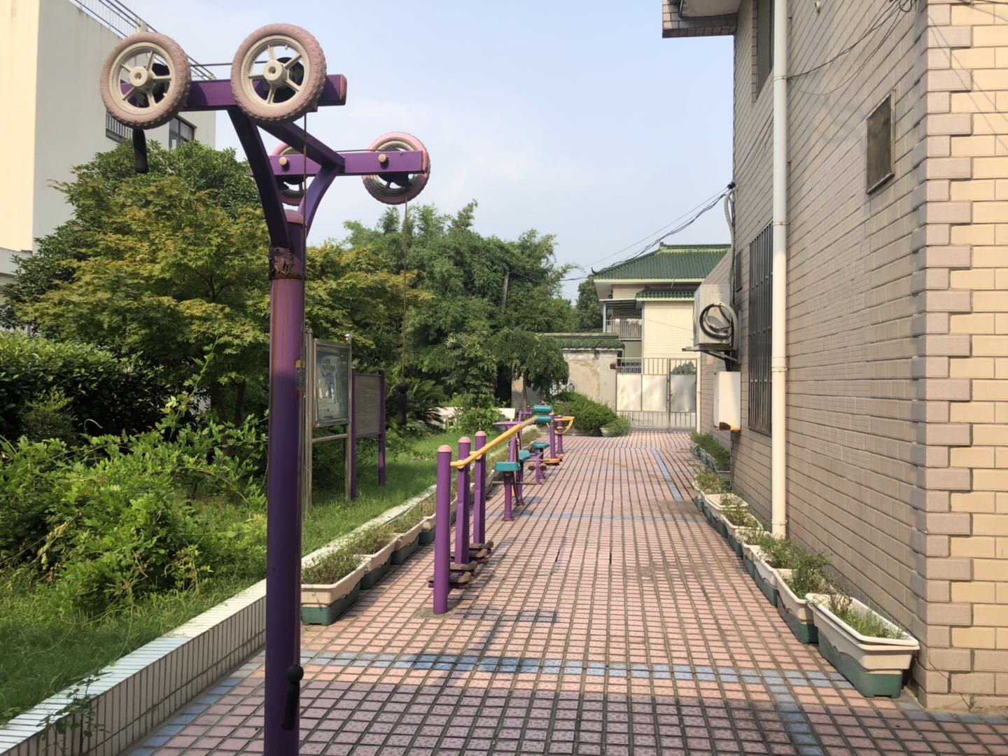 鎮(zhèn)衛(wèi)生中心健身苑點