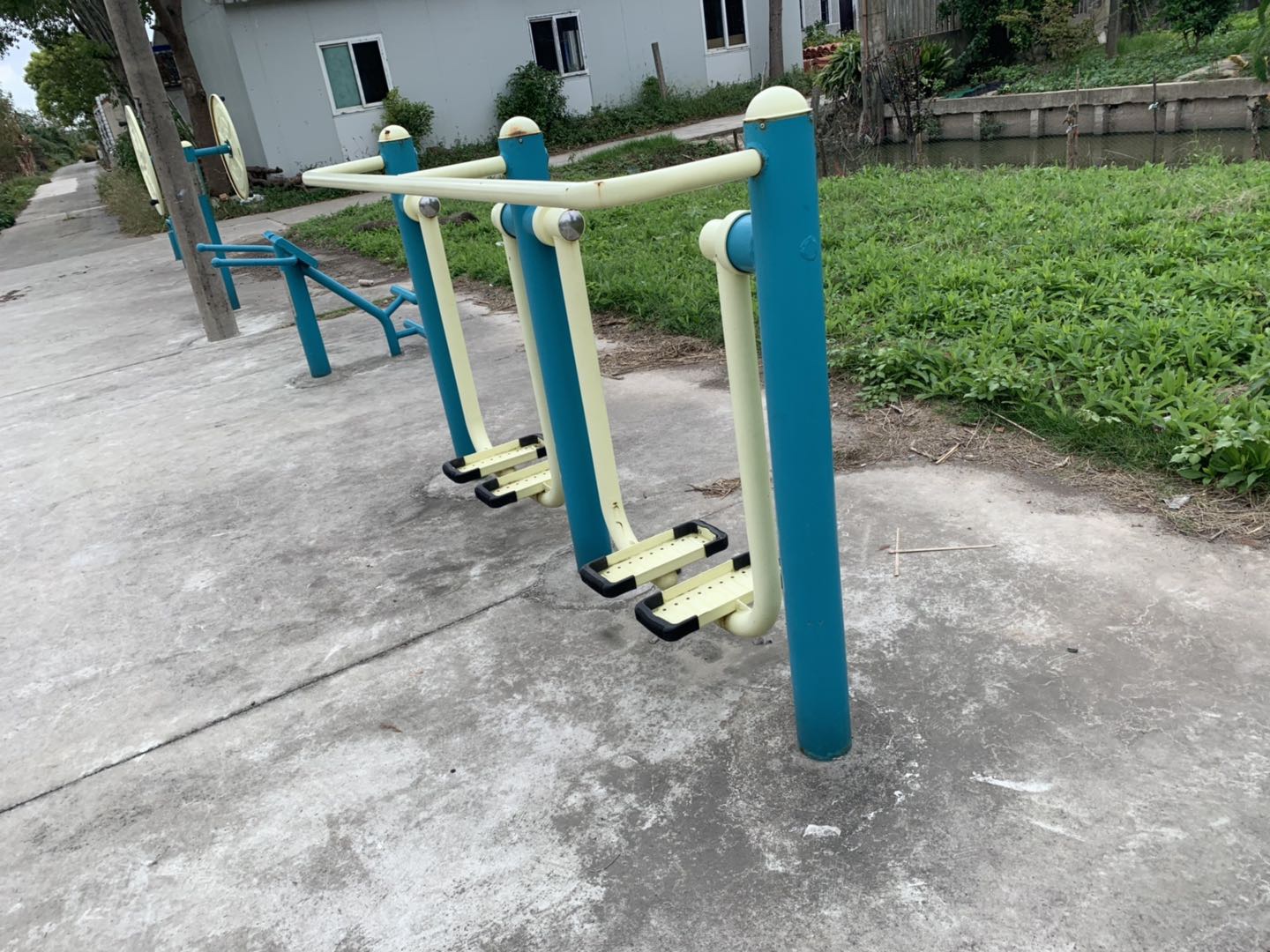 雙位太空漫步機