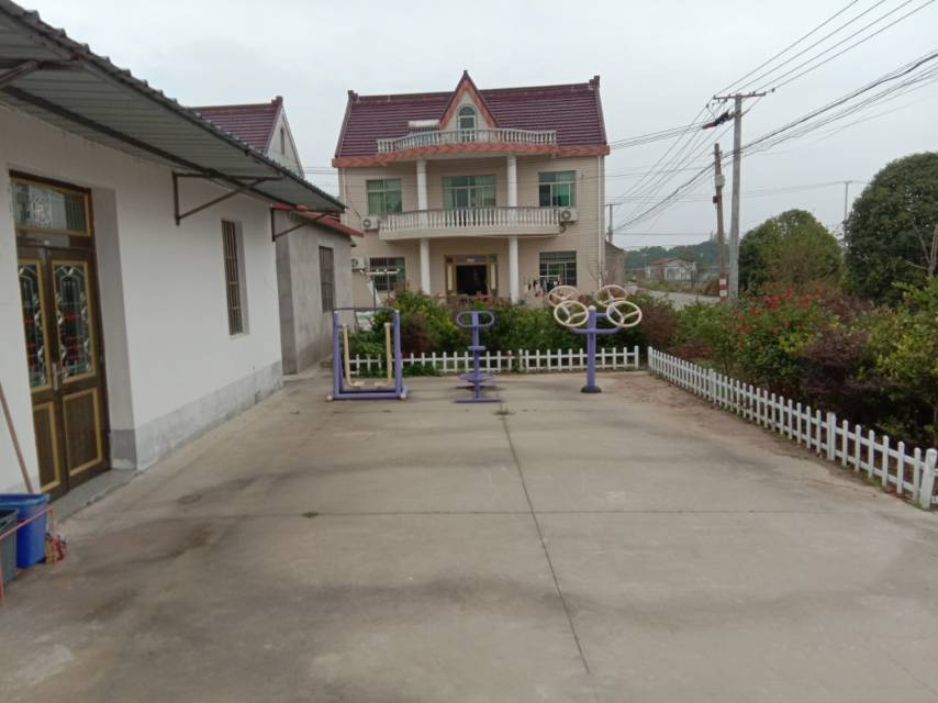 堡鎮(zhèn)瀛南村4、5組倉庫健身點