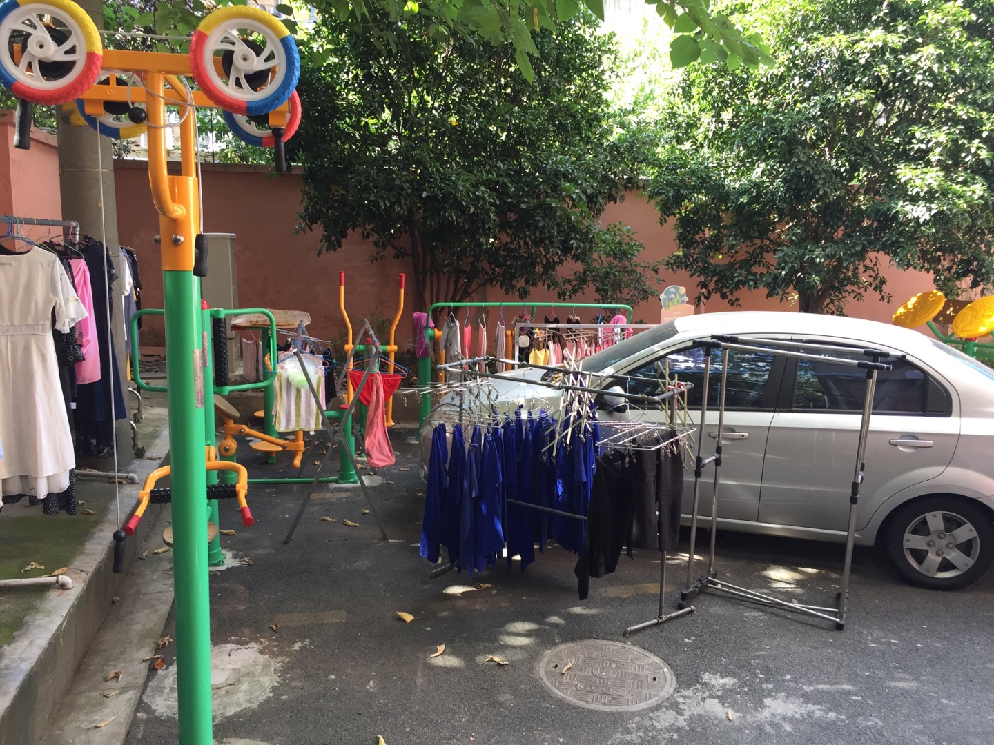 河南居委虹梅路2309弄小區(qū)健身點